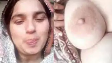 380px x 214px - Paki Pashto Lady Showing Big Boobs And Pussy porn video