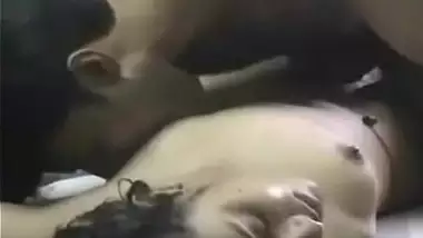 A desi wife records her Indian xxx video on her honeymoon