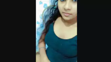 Cutiepie Desi Babe Showing Pussy