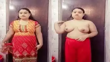 Chubby desi girl nude big pussy viral show