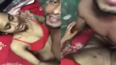 Desi lovers making their fuck video on mobile cam