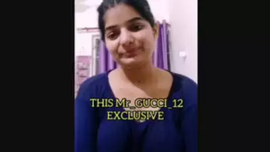 Desi Sexy Girl Showing Boobs Live with FACE