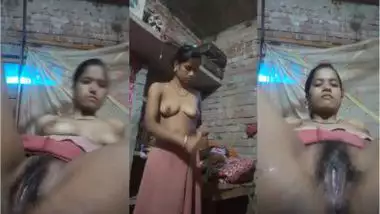 Village lady records her hairy pussy in desi nude MMS