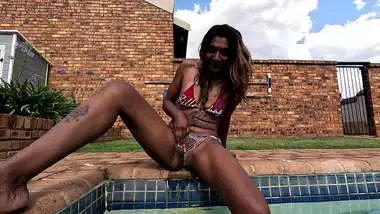 Sexy INDIAN girl PISS COMPILATION