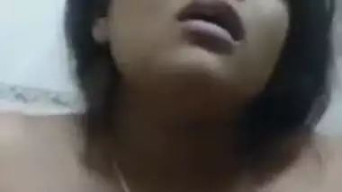 Tamil Slut Bhabhi Masturebating in Bathroom